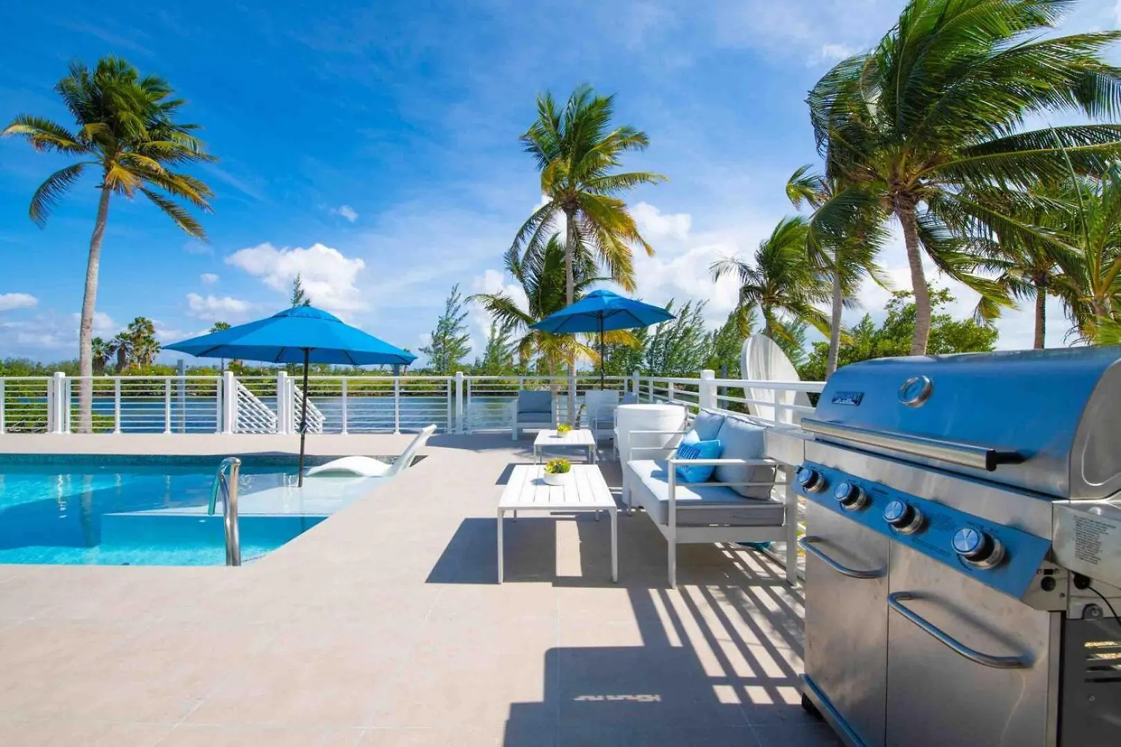 Holiday home Caribe Sun - Modern Villa With Pool! Walk To The Rum Point Club & Kaibo Driftwood Village Cayman Islands
