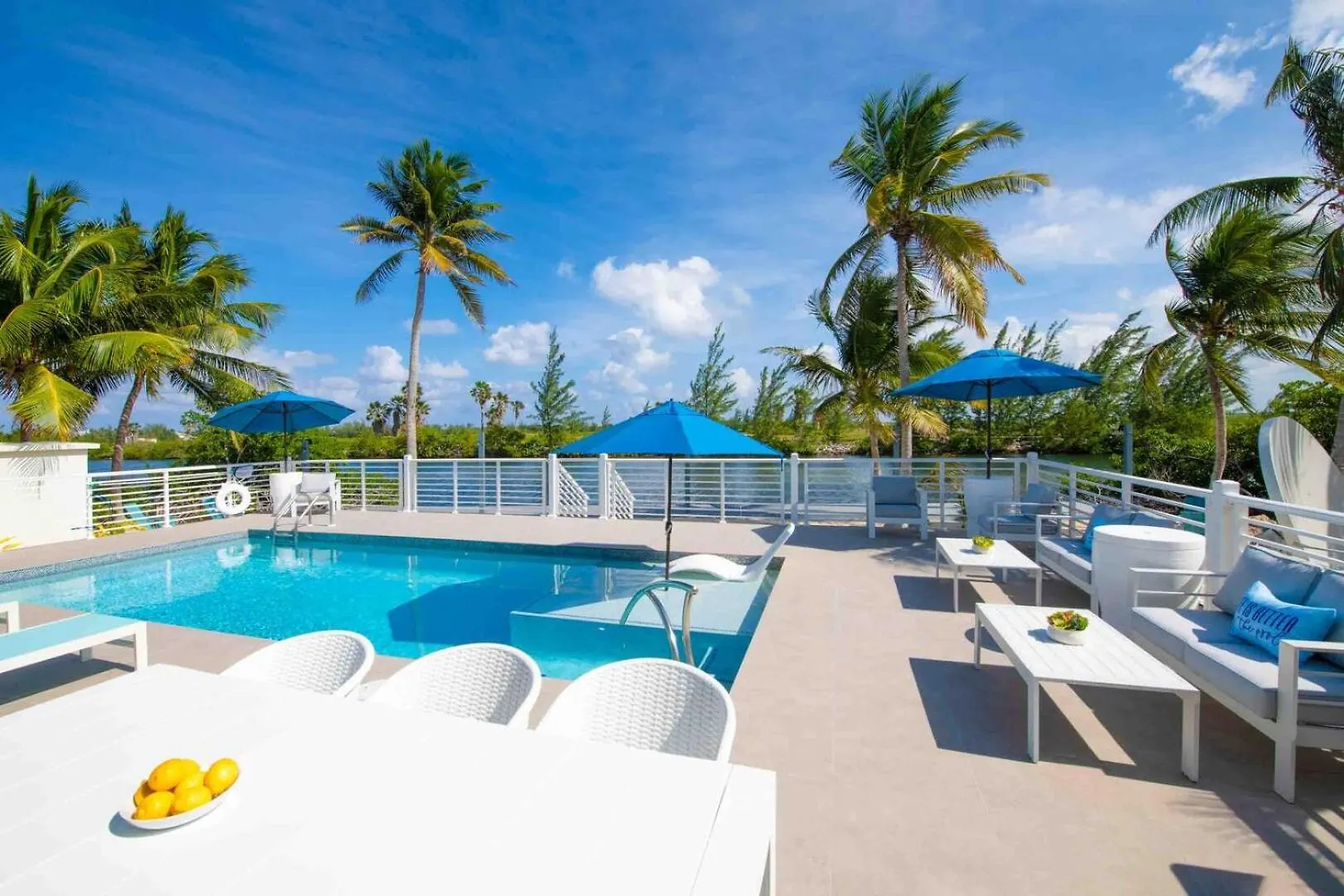 Holiday home Caribe Sun - Modern Villa With Pool! Walk To The Rum Point Club & Kaibo Driftwood Village