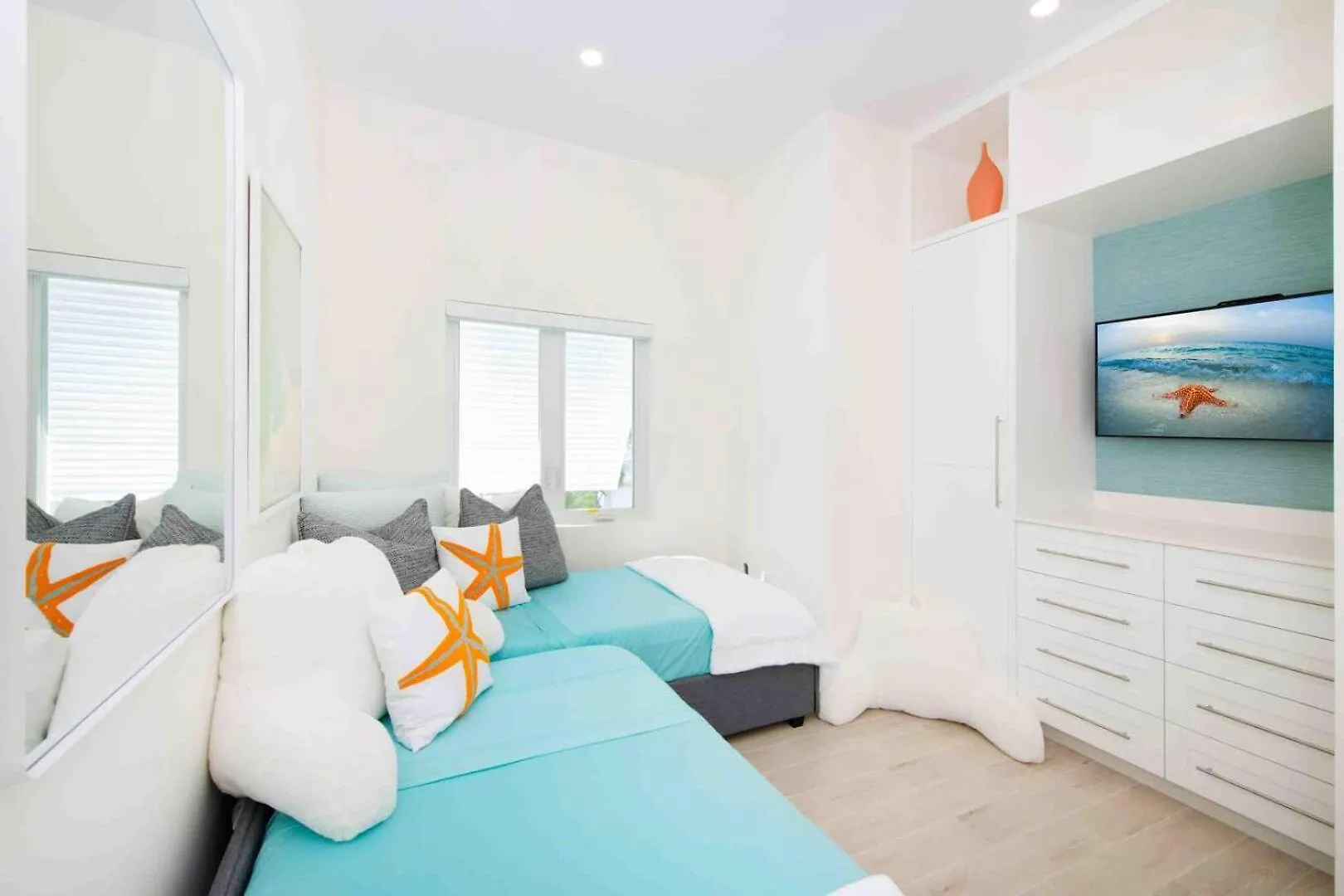 Caribe Sun - Modern Villa With Pool! Walk To The Rum Point Club & Kaibo Driftwood Village Cayman-øerne