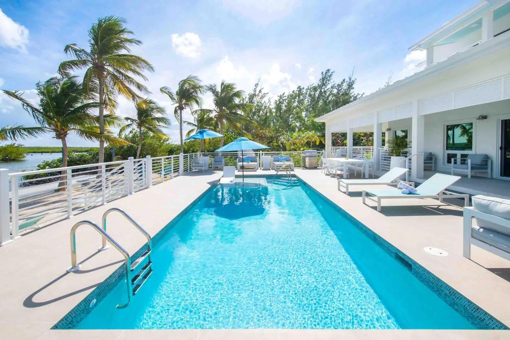 Feriehus Caribe Sun - Modern Villa With Pool! Walk To The Rum Point Club & Kaibo Driftwood Village Cayman-øerne